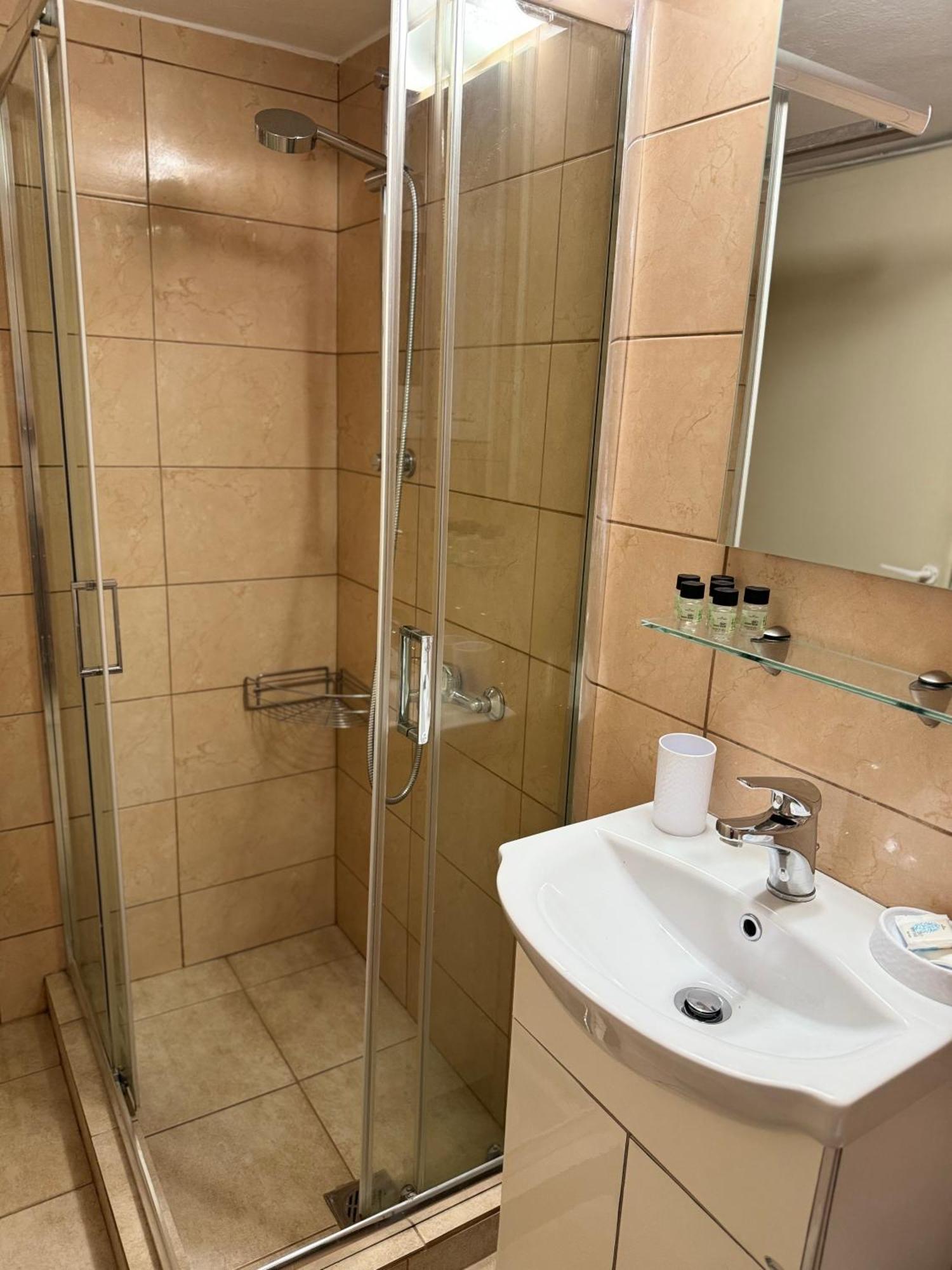 אתונה Cozy Suite With Acropolis View מראה חיצוני תמונה